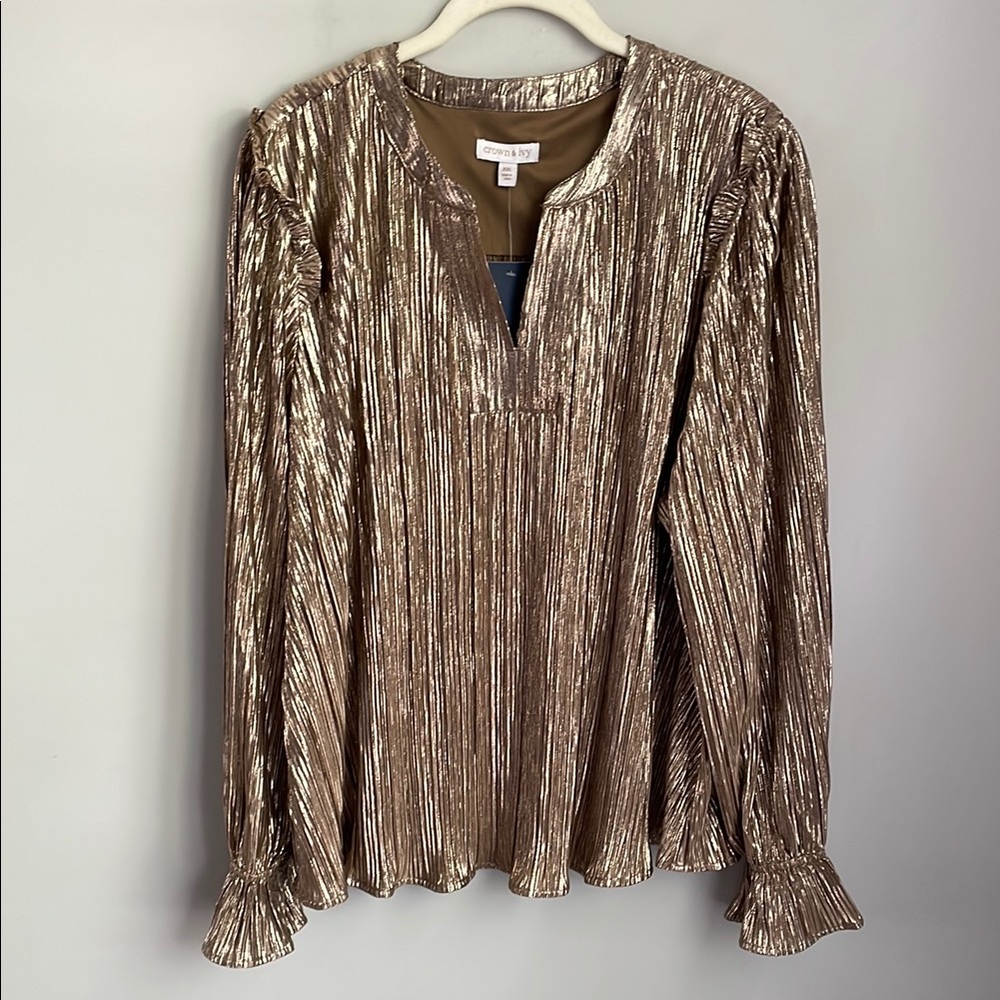 New Crown & Ivy Gold Shimmer Long Sleeve V-Neck Blouse Size XXL - Picture 2 of 9